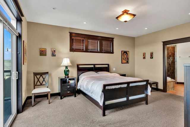 1829 W PEPPER Ln, Spokane, WA 99218