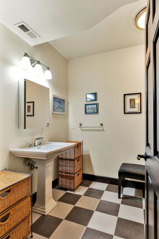 1829 W PEPPER Ln, Spokane, WA 99218