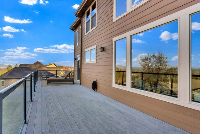 1829 W PEPPER Ln, Spokane, WA 99218