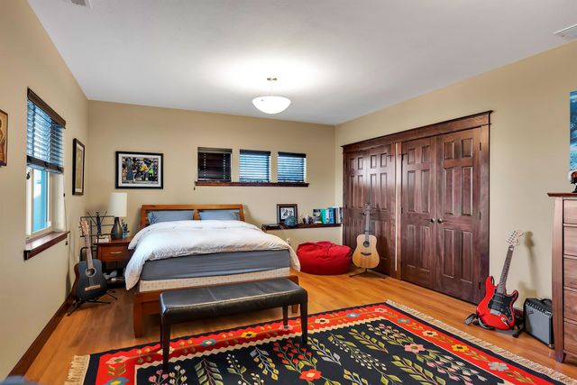 1829 W PEPPER Ln, Spokane, WA 99218