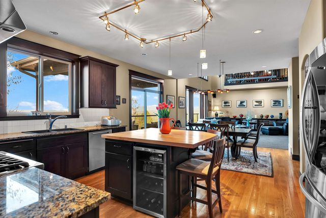 1829 W PEPPER Ln, Spokane, WA 99218