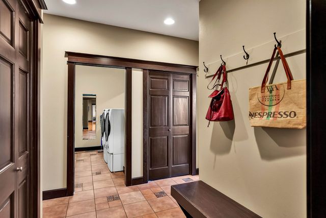 1829 W PEPPER Ln, Spokane, WA 99218