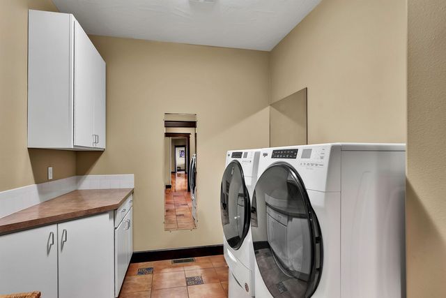 1829 W PEPPER Ln, Spokane, WA 99218