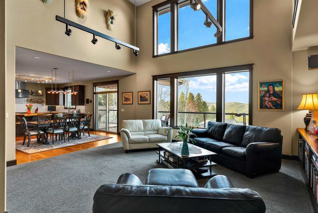 1829 W PEPPER Ln, Spokane, WA 99218