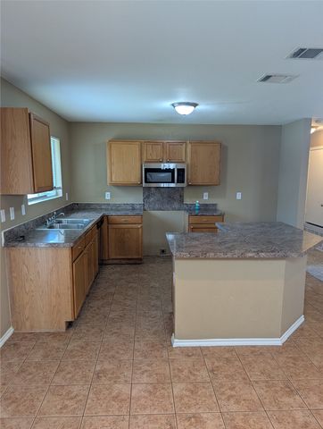 9949 Sparrow Hawk Lane, Fort Worth, TX 76108