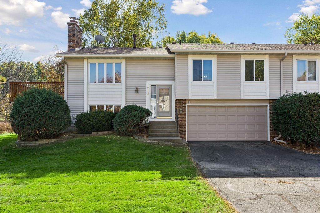 10348 Yorktown Lane N, Maple Grove, MN 55369 — photo 2