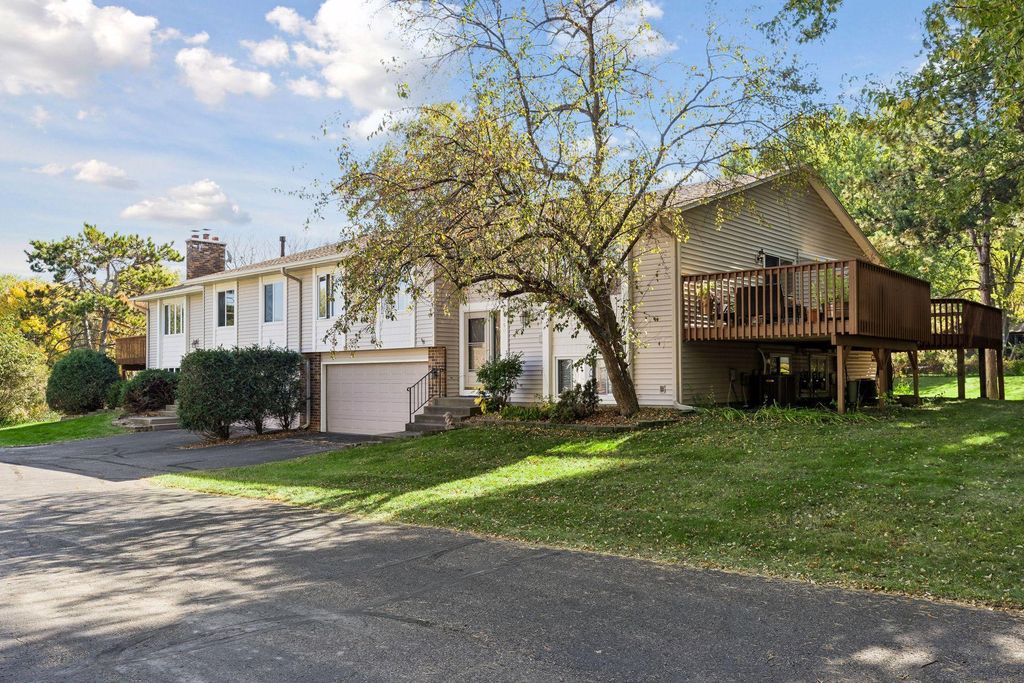10348 Yorktown Lane N, Maple Grove, MN 55369 — photo 4