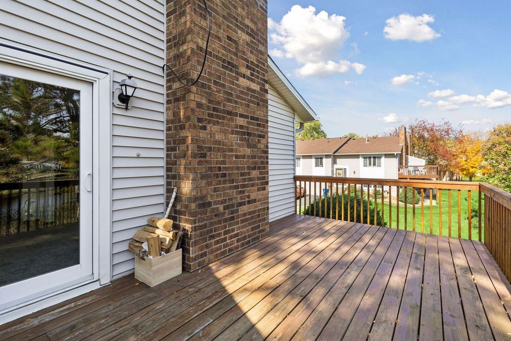 10348 Yorktown Lane N, Maple Grove, MN 55369 — photo 5