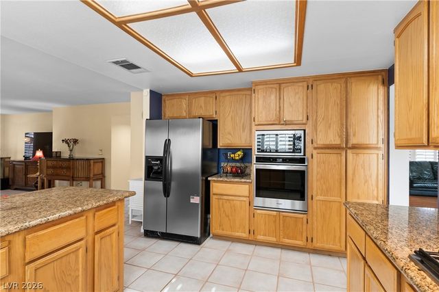 911 Nawkee Drive, North Las Vegas, NV 89031