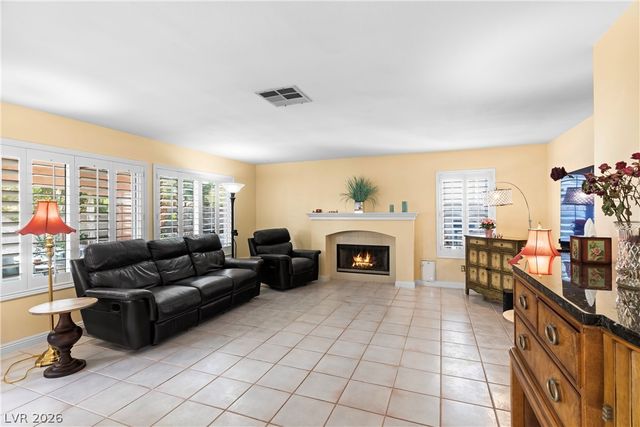 911 Nawkee Drive, North Las Vegas, NV 89031