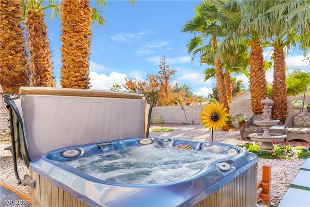 911 Nawkee Drive, North Las Vegas, NV 89031