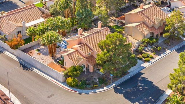 911 Nawkee Drive, North Las Vegas, NV 89031