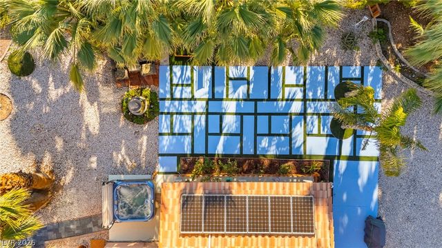 911 Nawkee Drive, North Las Vegas, NV 89031