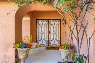 911 Nawkee Drive, North Las Vegas, NV 89031