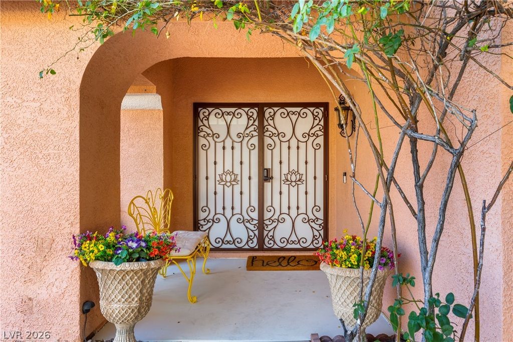 911 Nawkee Drive, North Las Vegas, NV 89031