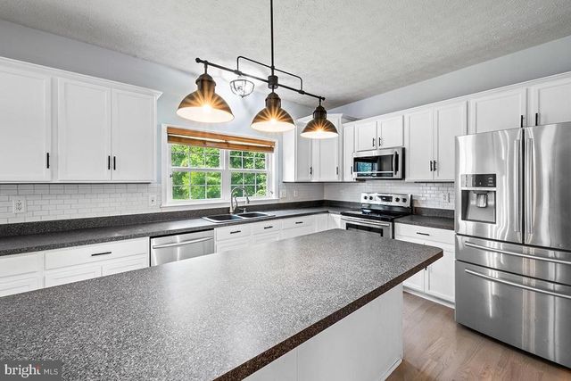 35184 PHEASANT RIDGE RD, Locust Grove, VA 22508