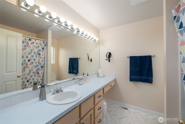 2808 West 2nd St, Anacortes, WA 98221