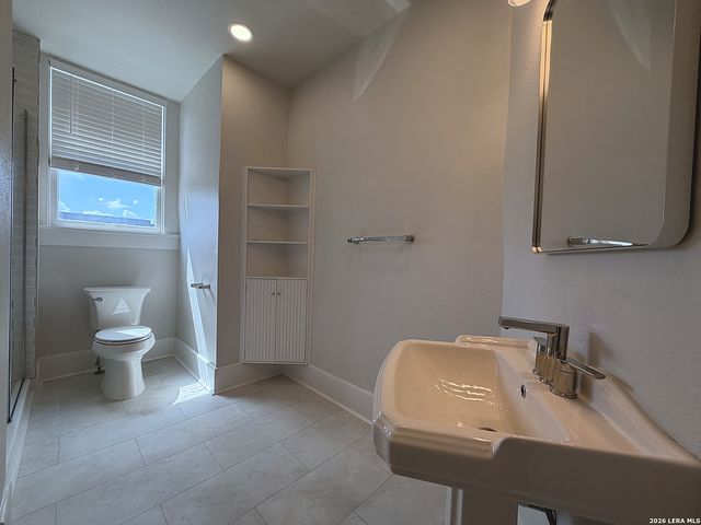 518 W French Pl Apt 2, San Antonio, TX 78212