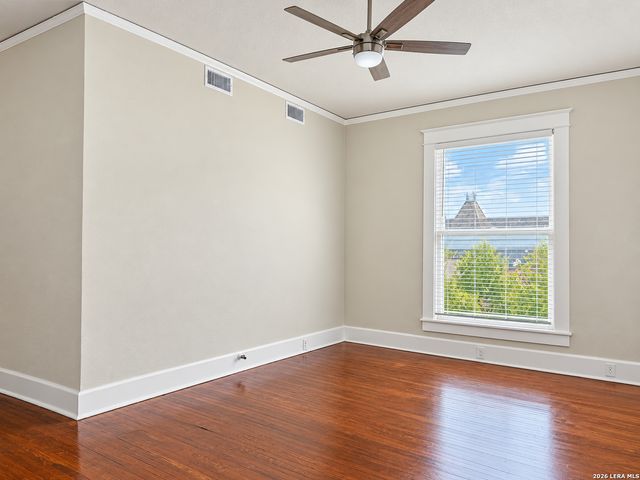 518 W French Pl Apt 2, San Antonio, TX 78212
