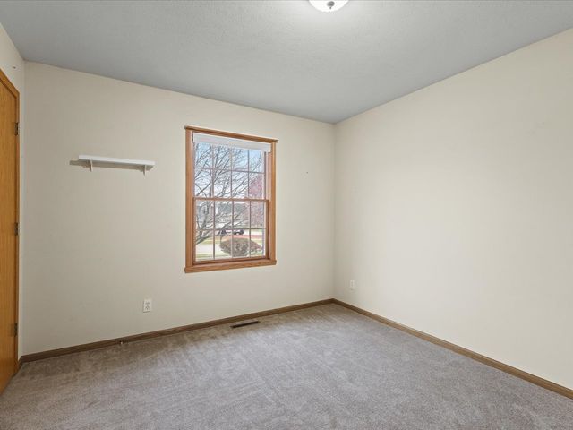 919 Gregory Way, Winnebago, IL 61088