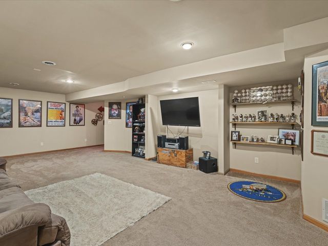 919 Gregory Way, Winnebago, IL 61088