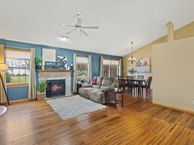 919 Gregory Way, Winnebago, IL 61088