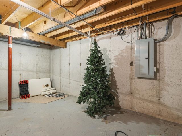 919 Gregory Way, Winnebago, IL 61088