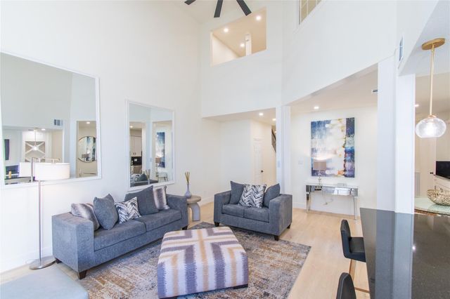 727 Bunker Hill Road 43, Houston, TX 77024