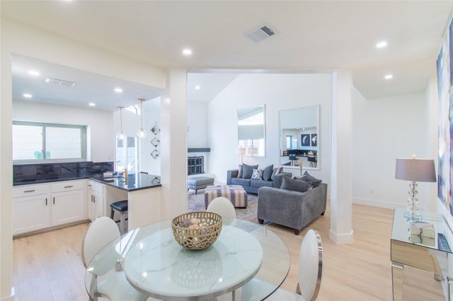 727 Bunker Hill Road 43, Houston, TX 77024