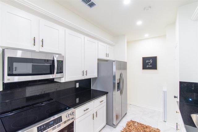 727 Bunker Hill Road 43, Houston, TX 77024