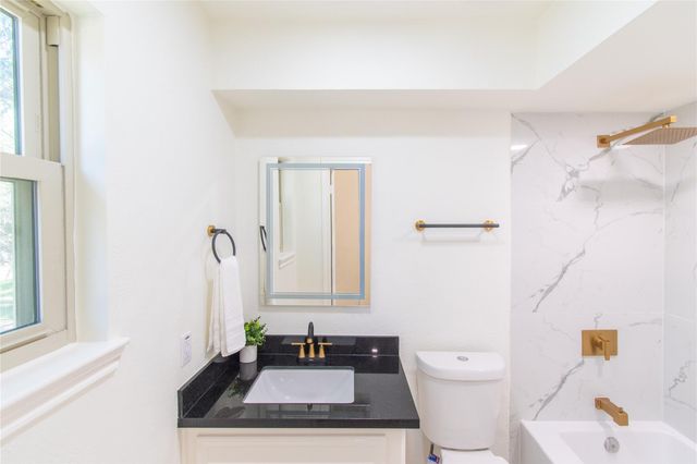 727 Bunker Hill Road 43, Houston, TX 77024