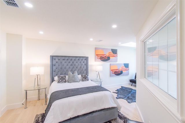 727 Bunker Hill Road 43, Houston, TX 77024