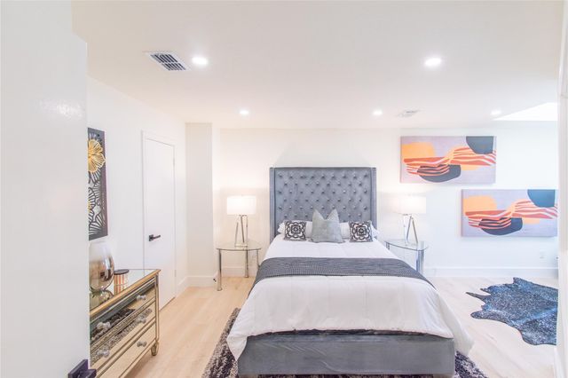 727 Bunker Hill Road 43, Houston, TX 77024