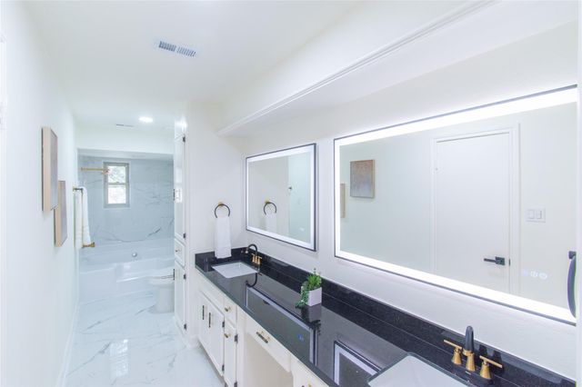 727 Bunker Hill Road 43, Houston, TX 77024