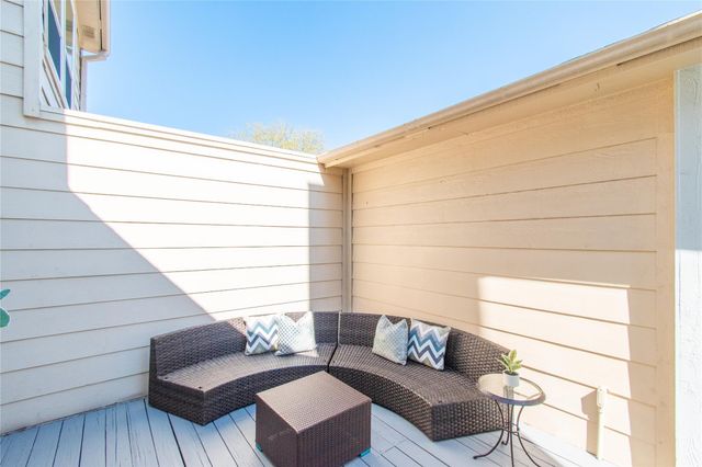 727 Bunker Hill Road 43, Houston, TX 77024