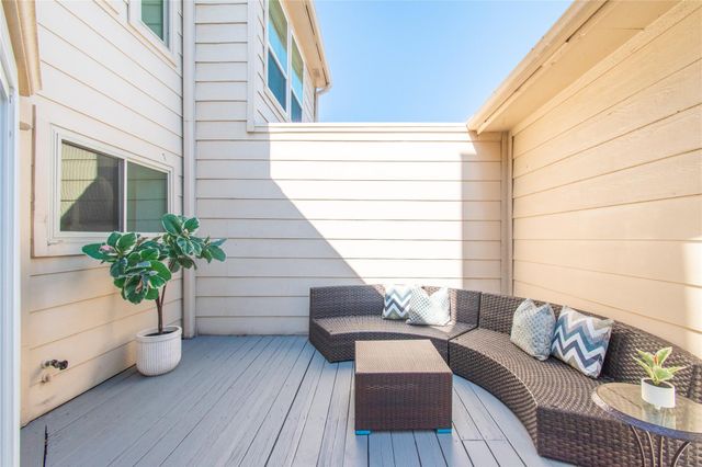 727 Bunker Hill Road 43, Houston, TX 77024