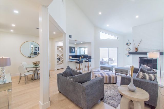 727 Bunker Hill Road 43, Houston, TX 77024