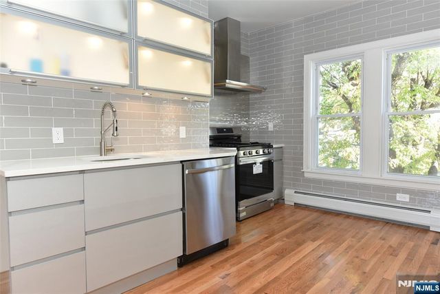 454 Park Avenue 2nd floor, Rutherford, NJ 07070