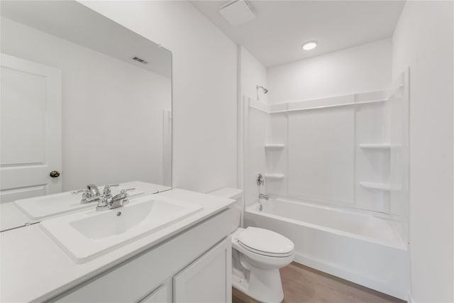 207 Farray Forest Lane, Magnolia, TX 77354