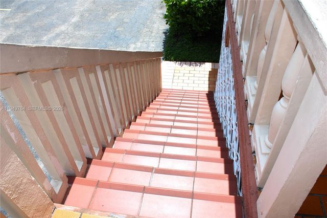 1154 W 35th St 221, Hialeah, FL 33012