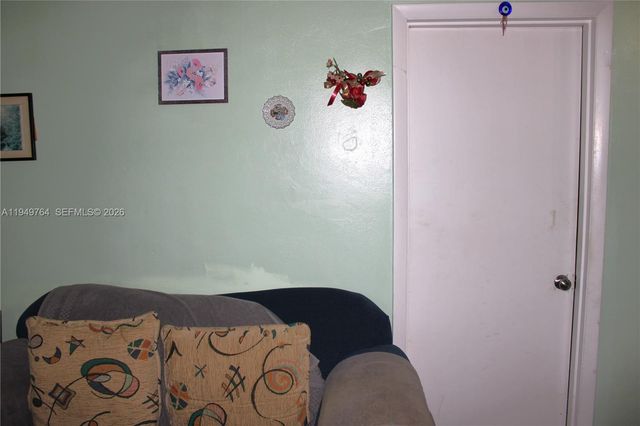 1154 W 35th St 221, Hialeah, FL 33012