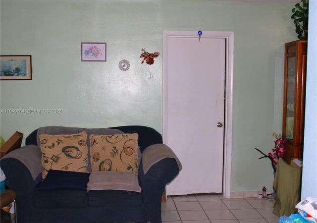 1154 W 35th St 221, Hialeah, FL 33012