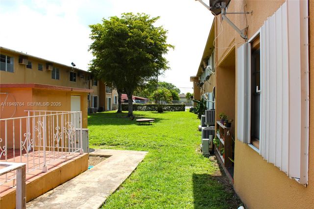 1154 W 35th St 221, Hialeah, FL 33012