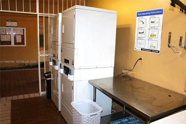 1154 W 35th St 221, Hialeah, FL 33012