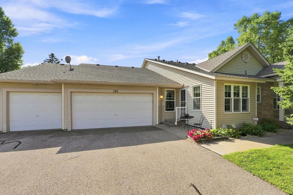 132 Wedgewood Court, Mahtomedi, MN 55115 — photo 2