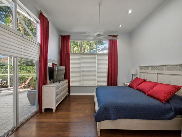 320 Sunset Bay Lane, Palm Beach Gardens, FL 33418