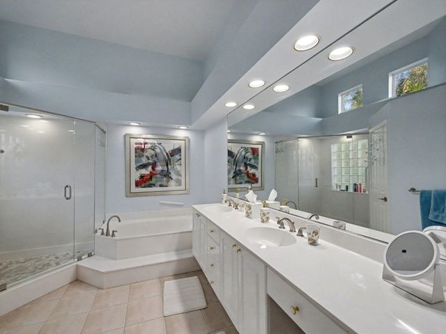 320 Sunset Bay Lane, Palm Beach Gardens, FL 33418