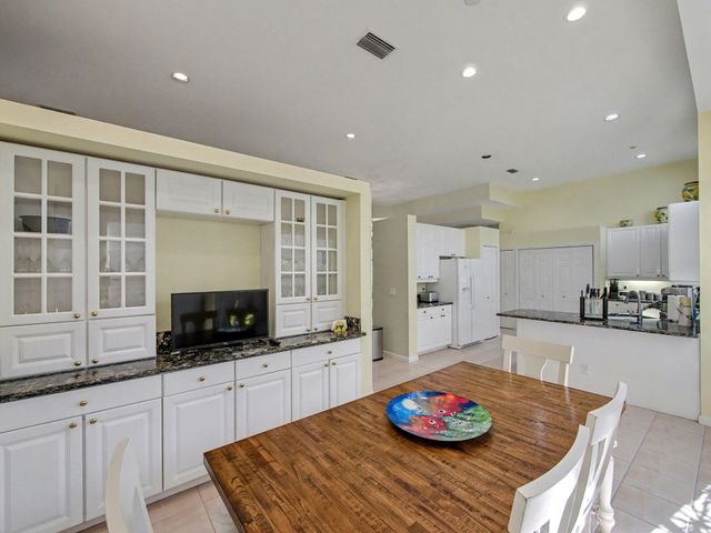 320 Sunset Bay Lane, Palm Beach Gardens, FL 33418