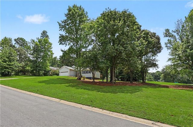 1312 Smokerise Lane, Auburn, GA 30011