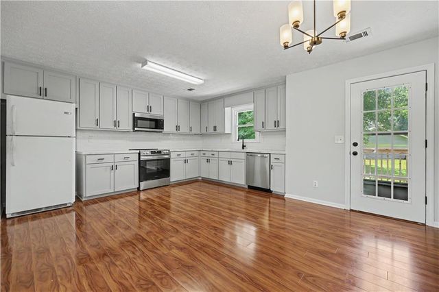 1312 Smokerise Lane, Auburn, GA 30011